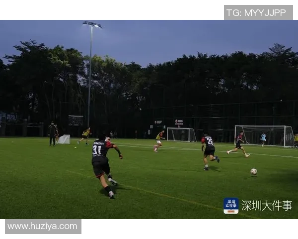 深圳足球队逆袭之路揭秘：从低谷到大满贯的辉煌蜕变